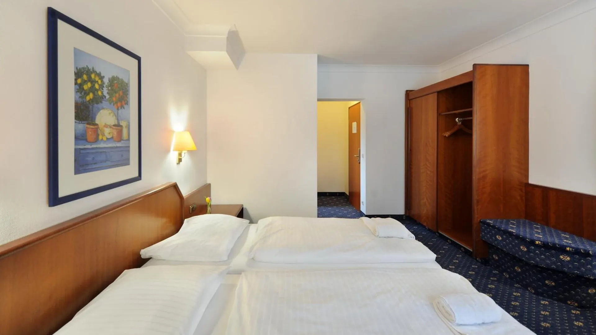 Ambassador Parkhotel München