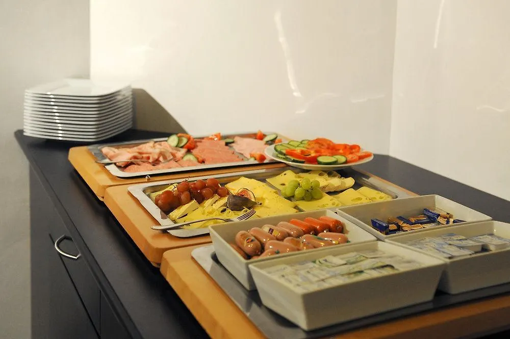 Ambassador Parkhotel München