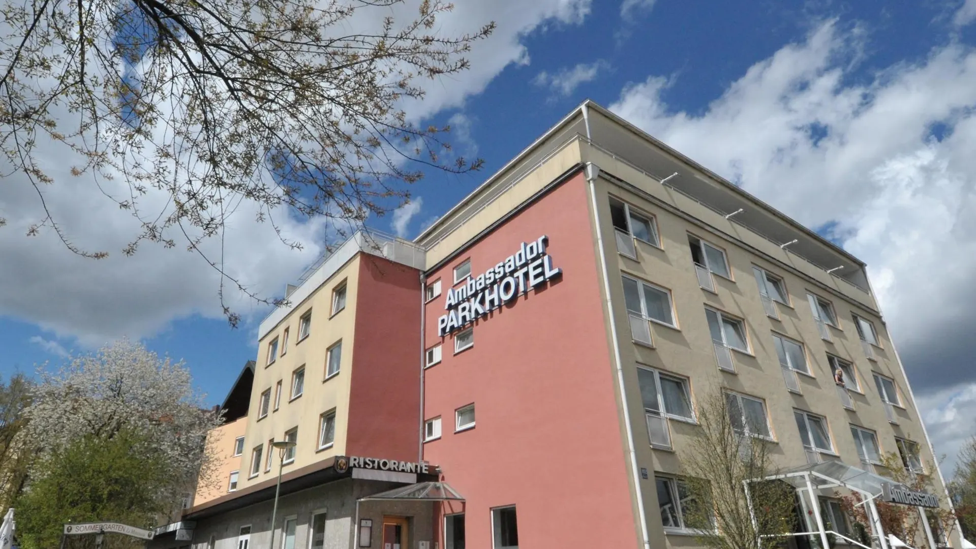Ambassador Parkhotel München